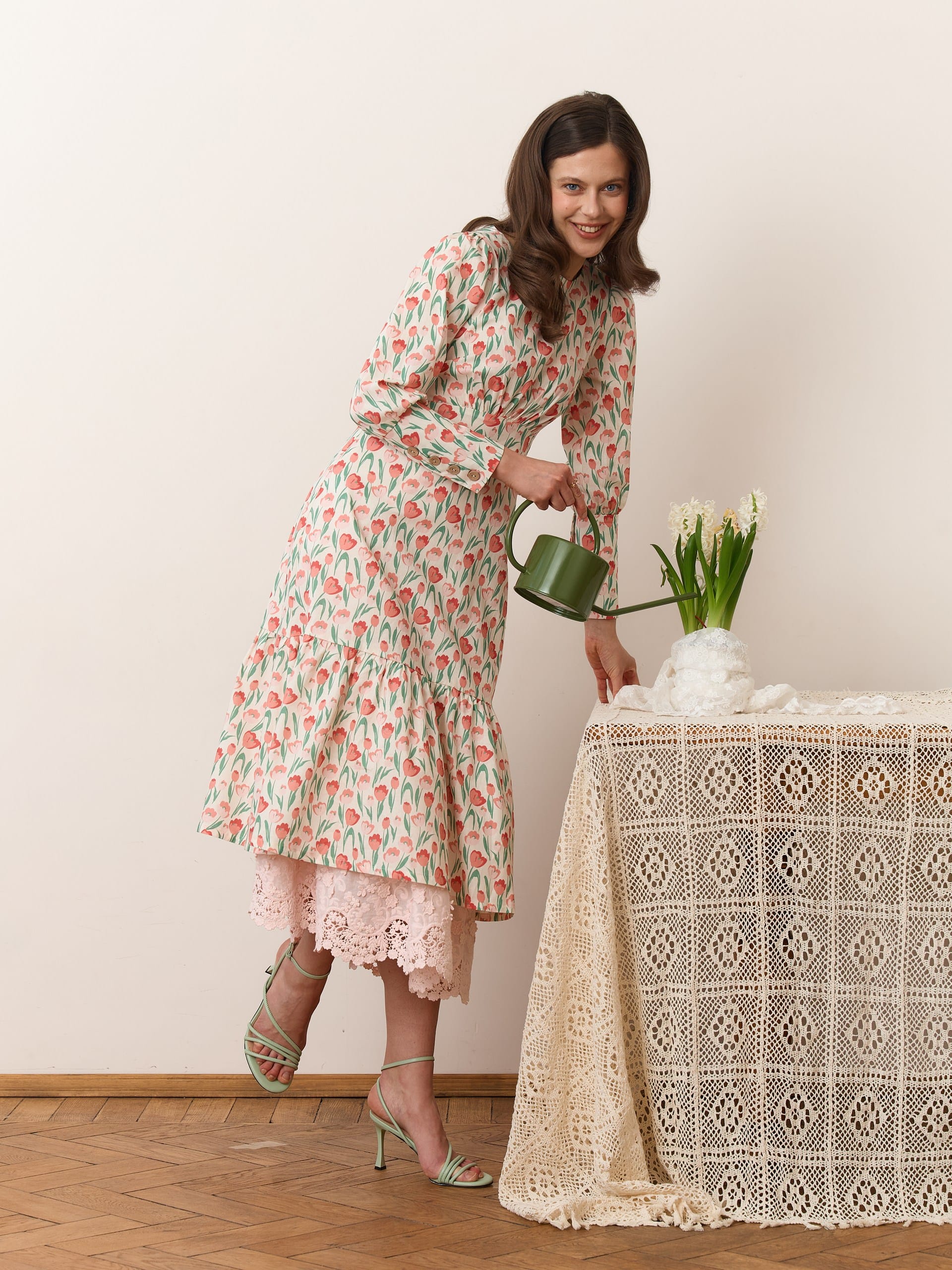 Платье с широкими манжетами. Фото 1