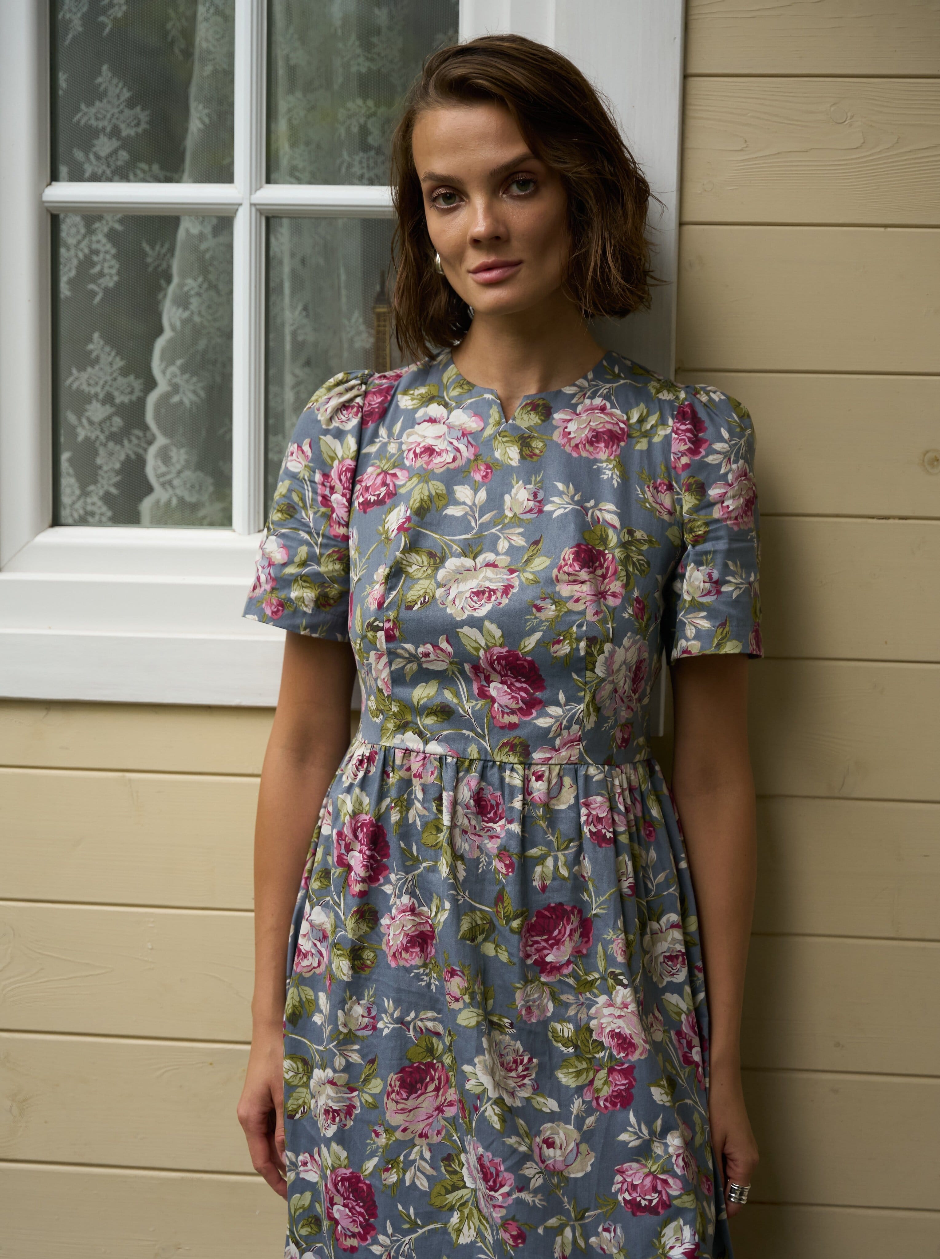 Платье с коротким рукавом. Фото 1