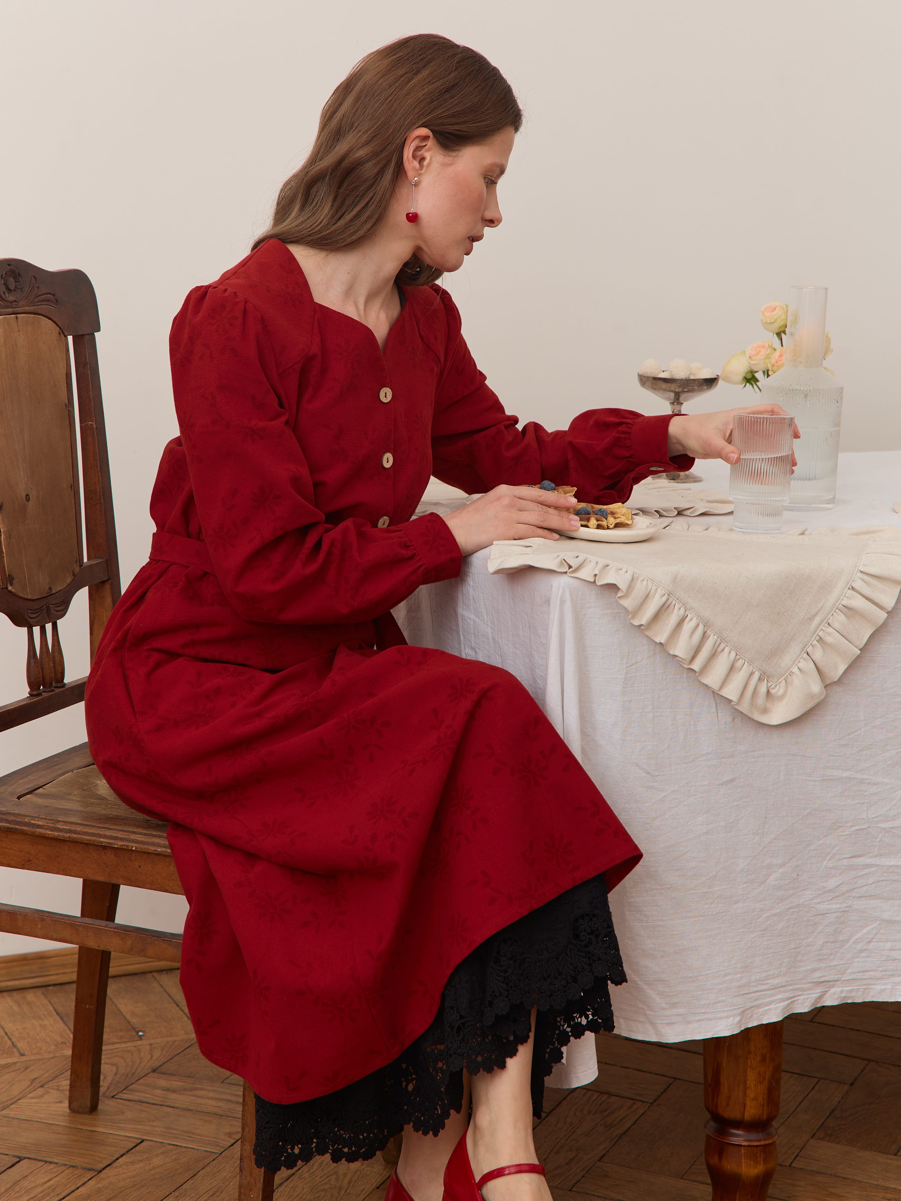 Платье с вырезом-сердечко. Фото 1