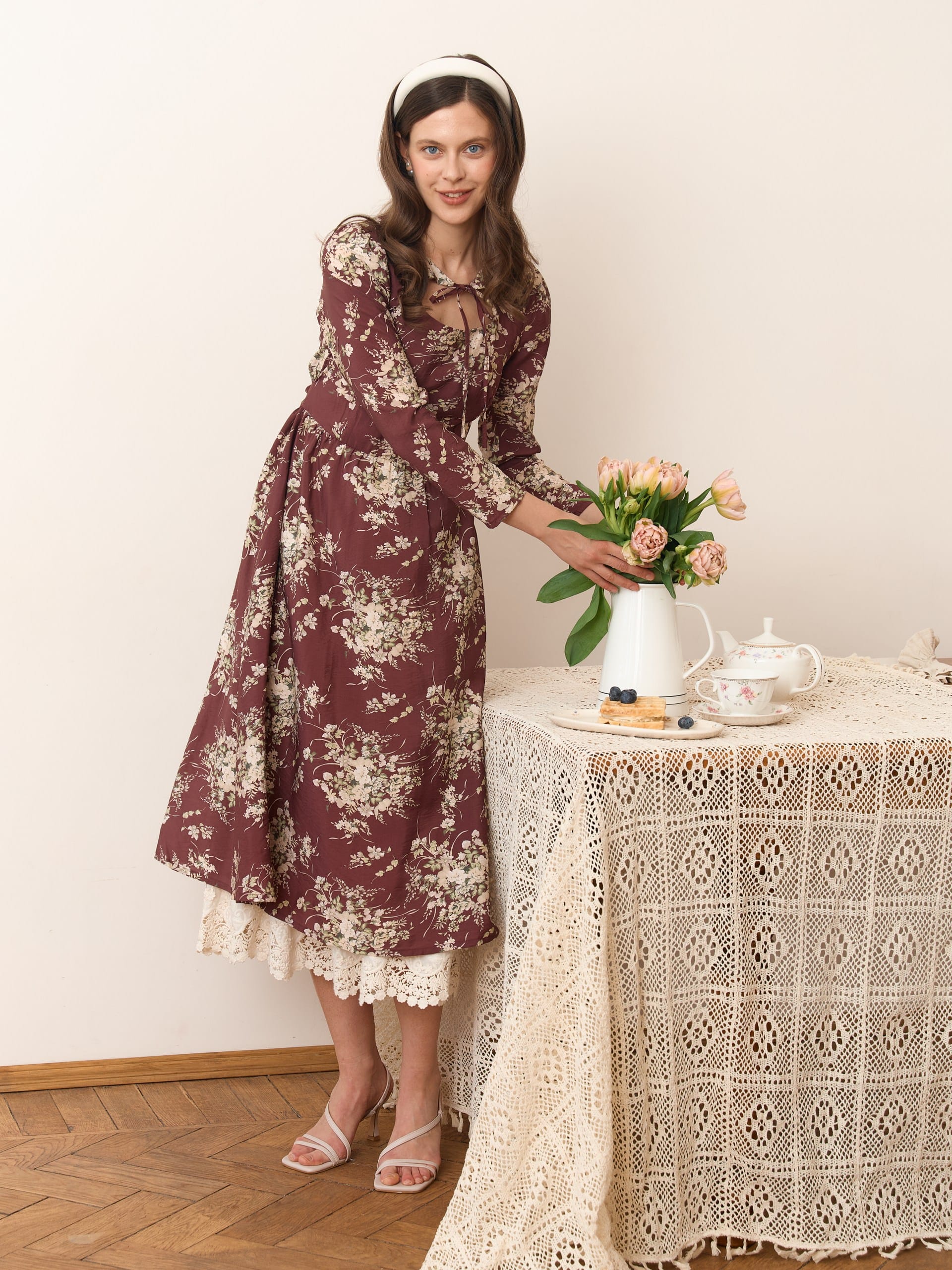 Платье с завязками