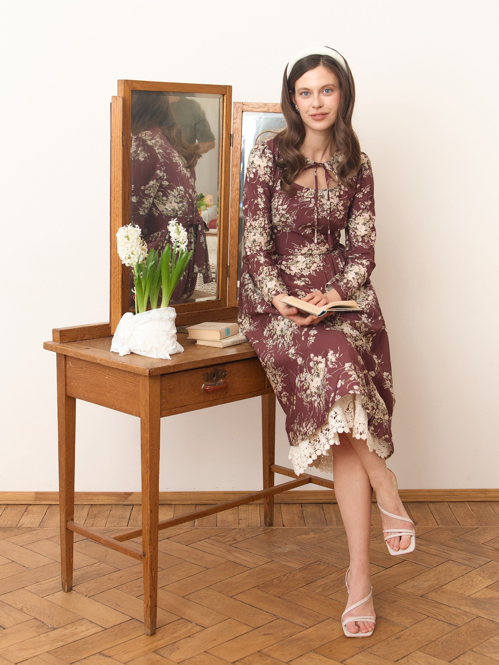 Платье с завязками